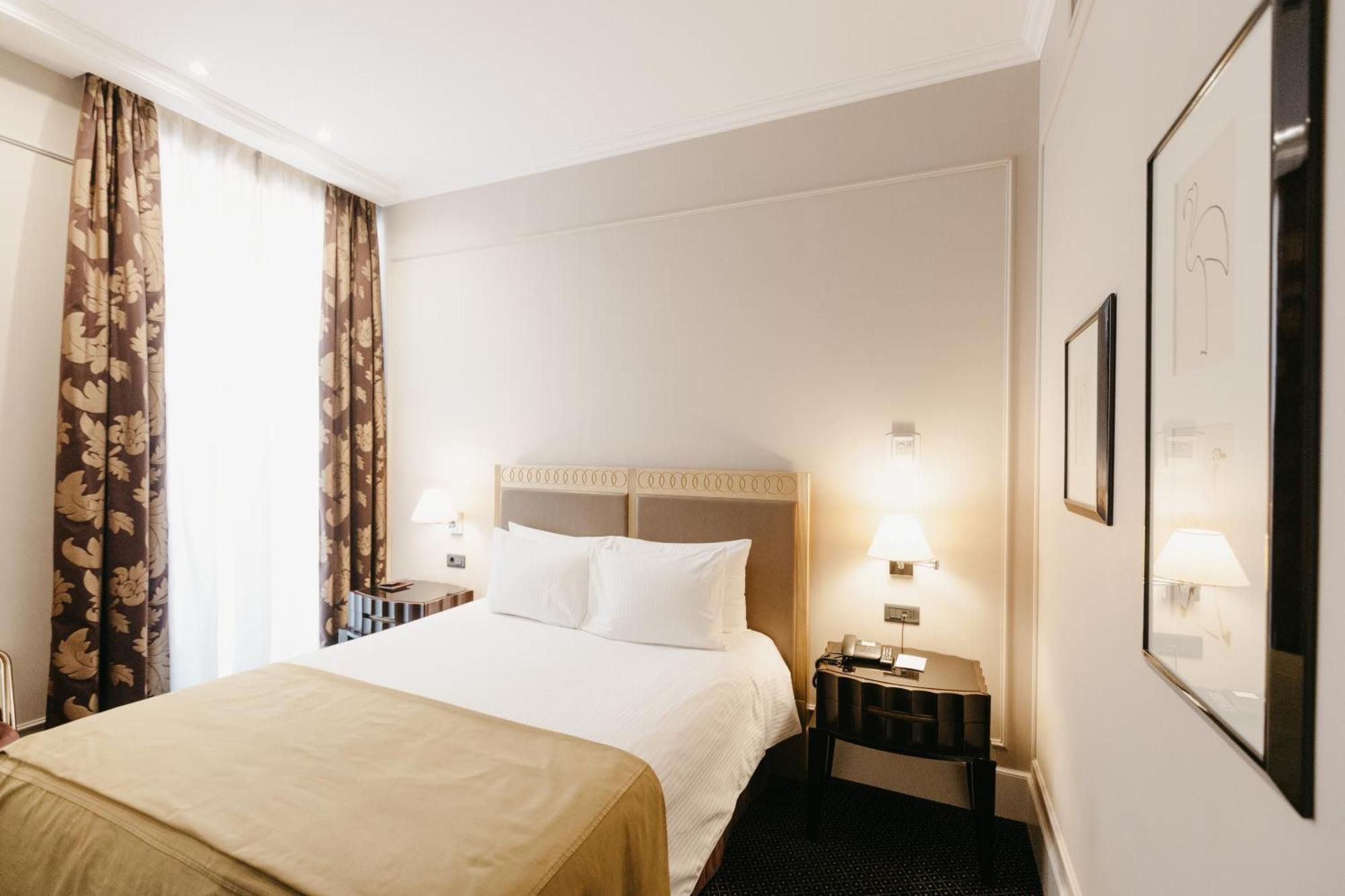 Grand Hotel Yerevan - Small Luxury Hotels Of The World Bagian luar foto